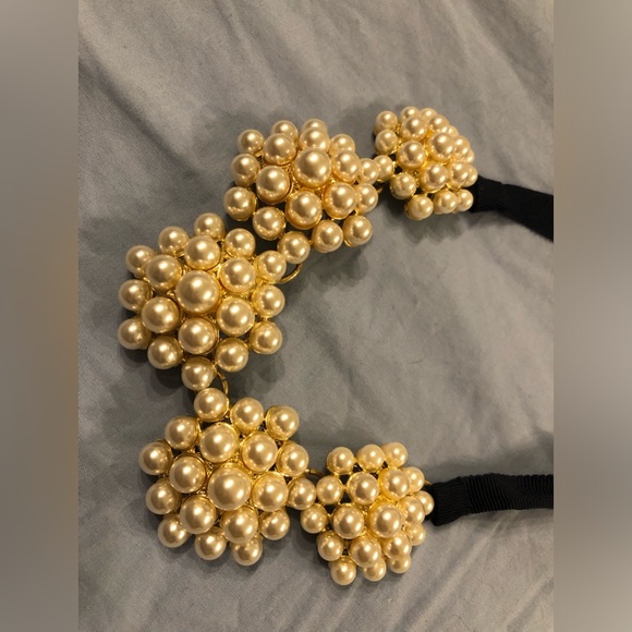 Pearl clusters with elegant tie back necklace - Picture 3 of 5